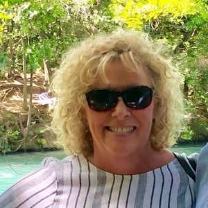 Meet your Posher, Denise